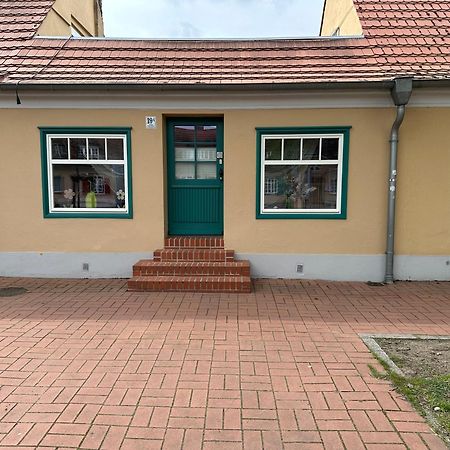 Smart Home - Die Etwas Andere Ferienwohnung! Brandenburg  Exterior photo